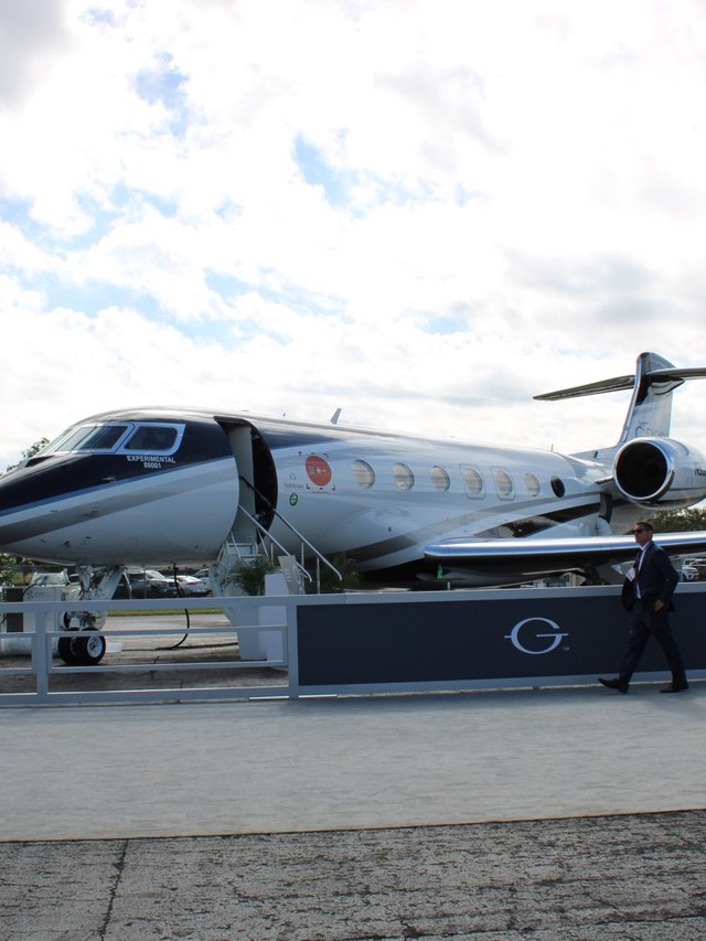 Gulfstream G800 test aircraft N800G at NBAA-BACE 2022 in Orlando